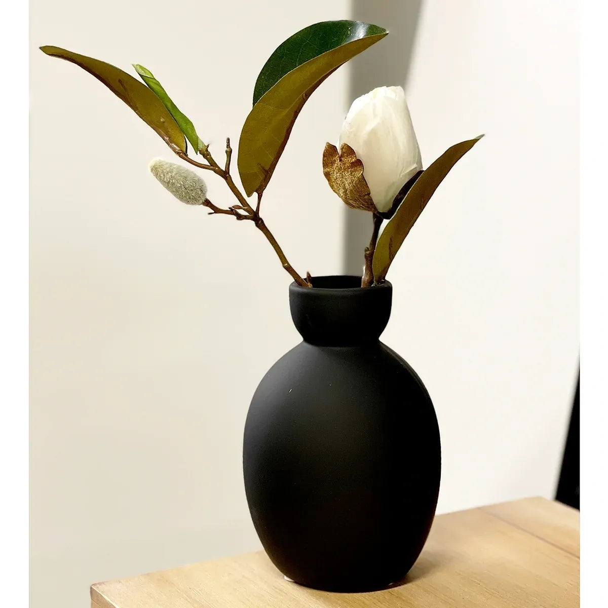 Tate Egg Matte Black Vase - Deb's Hidden Treasures