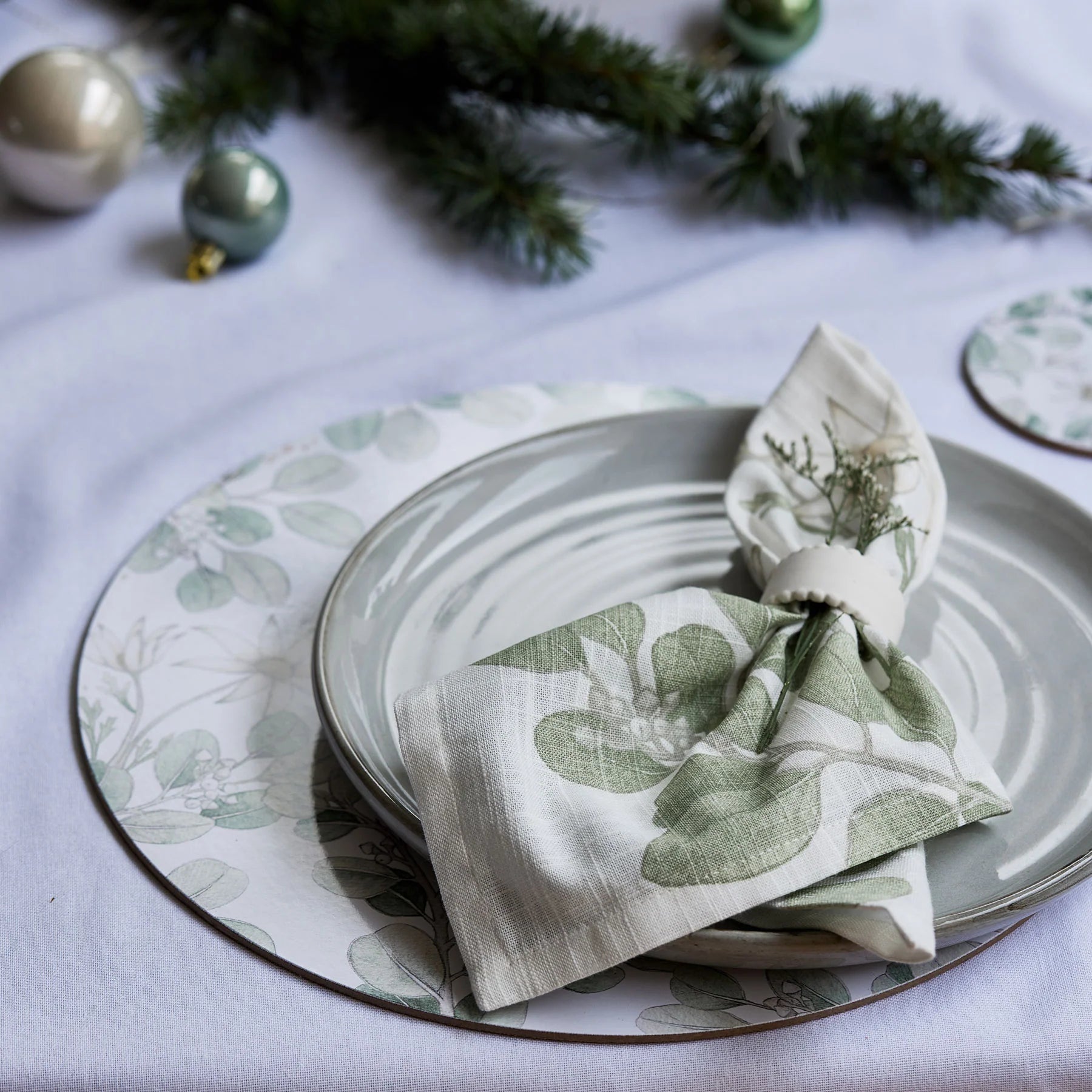 Flannel Flower Round Placemat - Set of 4 - Deb's Hidden Treasures